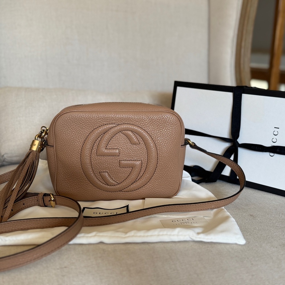 Gucci Soho Disco Leather Crossbody Bag in Rose Beige